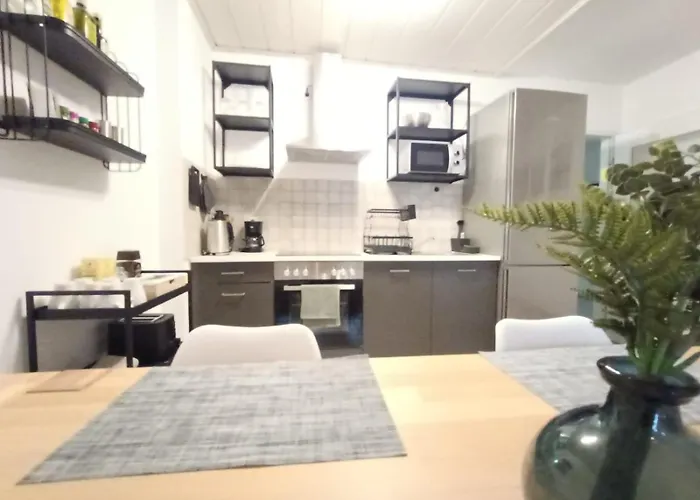 Altdorf Zentral 3, Stadtnaehe Nbg, 2 Bedroom 4 Pers דירה *